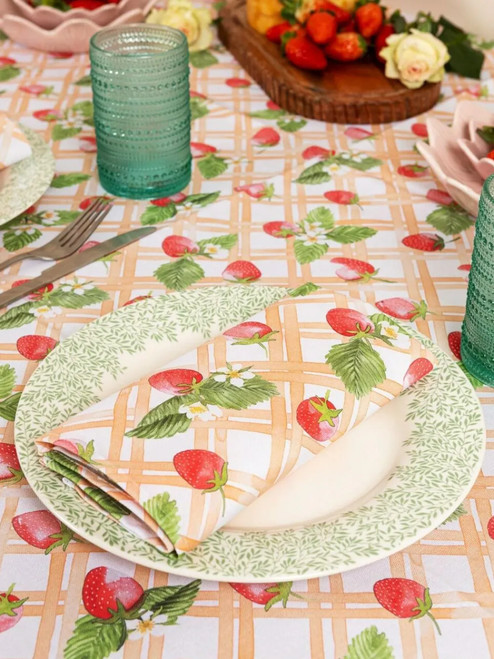 Hot Avalon Home Set of 2 Pink Strawberry Picnic Napkins