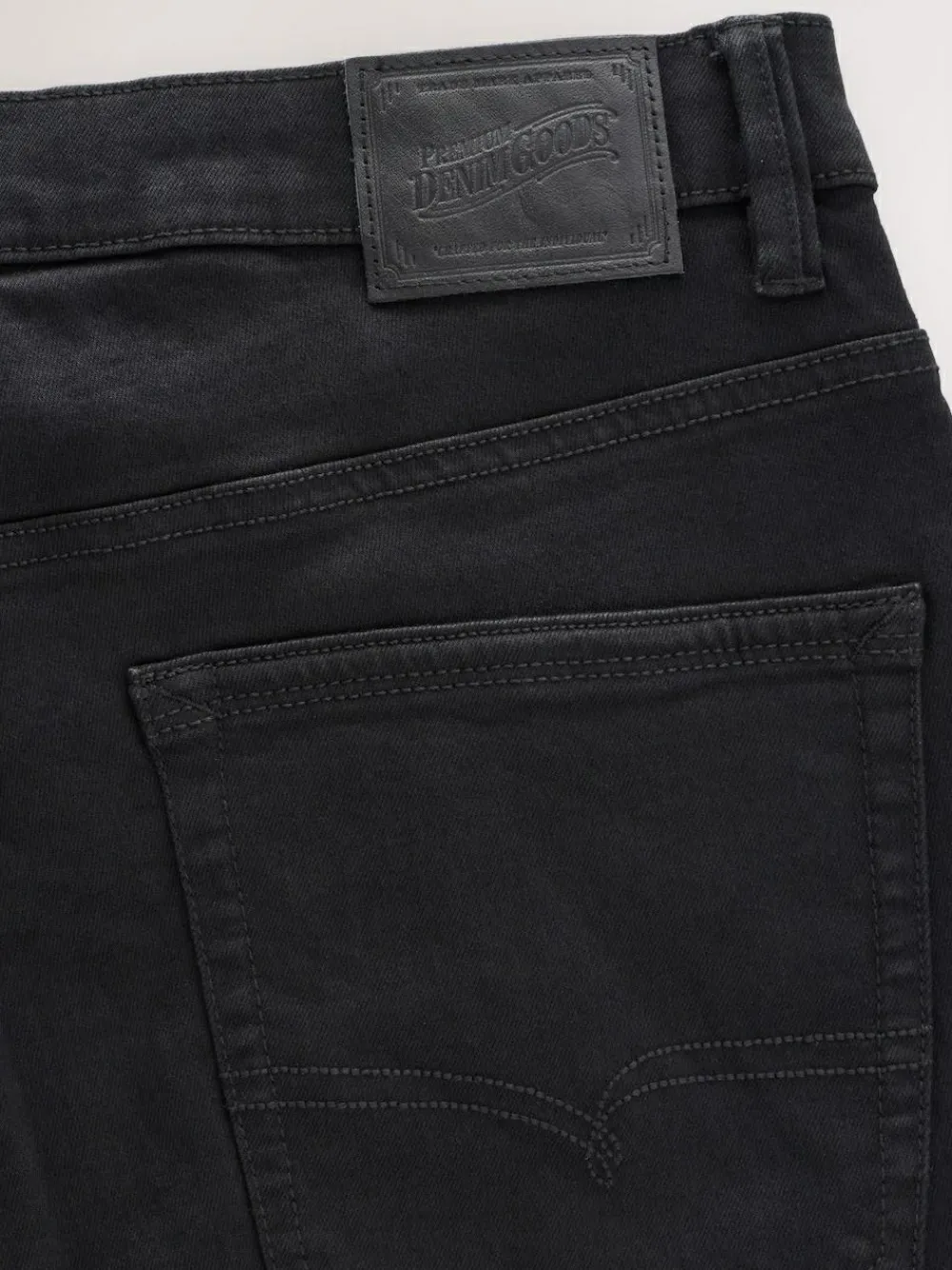 Next Relaxed Fit Motionflex Jeans Black