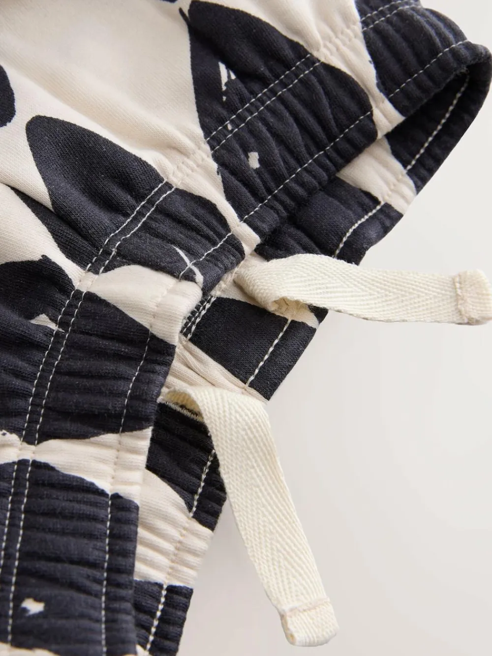 Next Black/White Printed 2 Pack Sweatshirt And Stripe Joggers Set (3mths-7yrs)^BOY Sweatshirts & Hoodies|Sets & Co-Ords