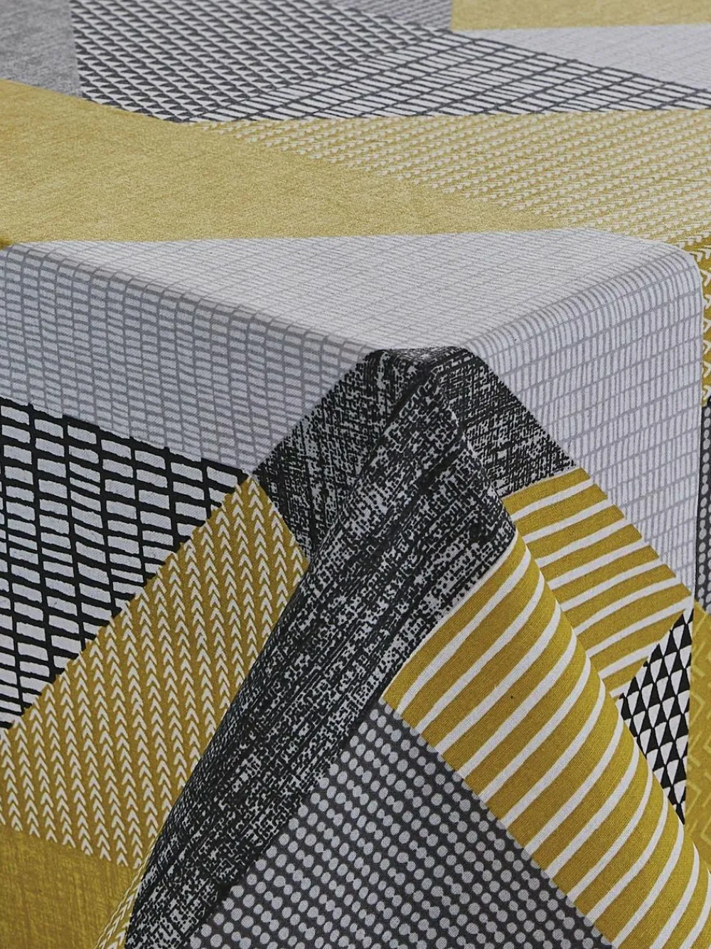 Catherine Lansfield Larsson Geo 100% Cotton Table Cloth^ Table Linen, Placemats & Coasters