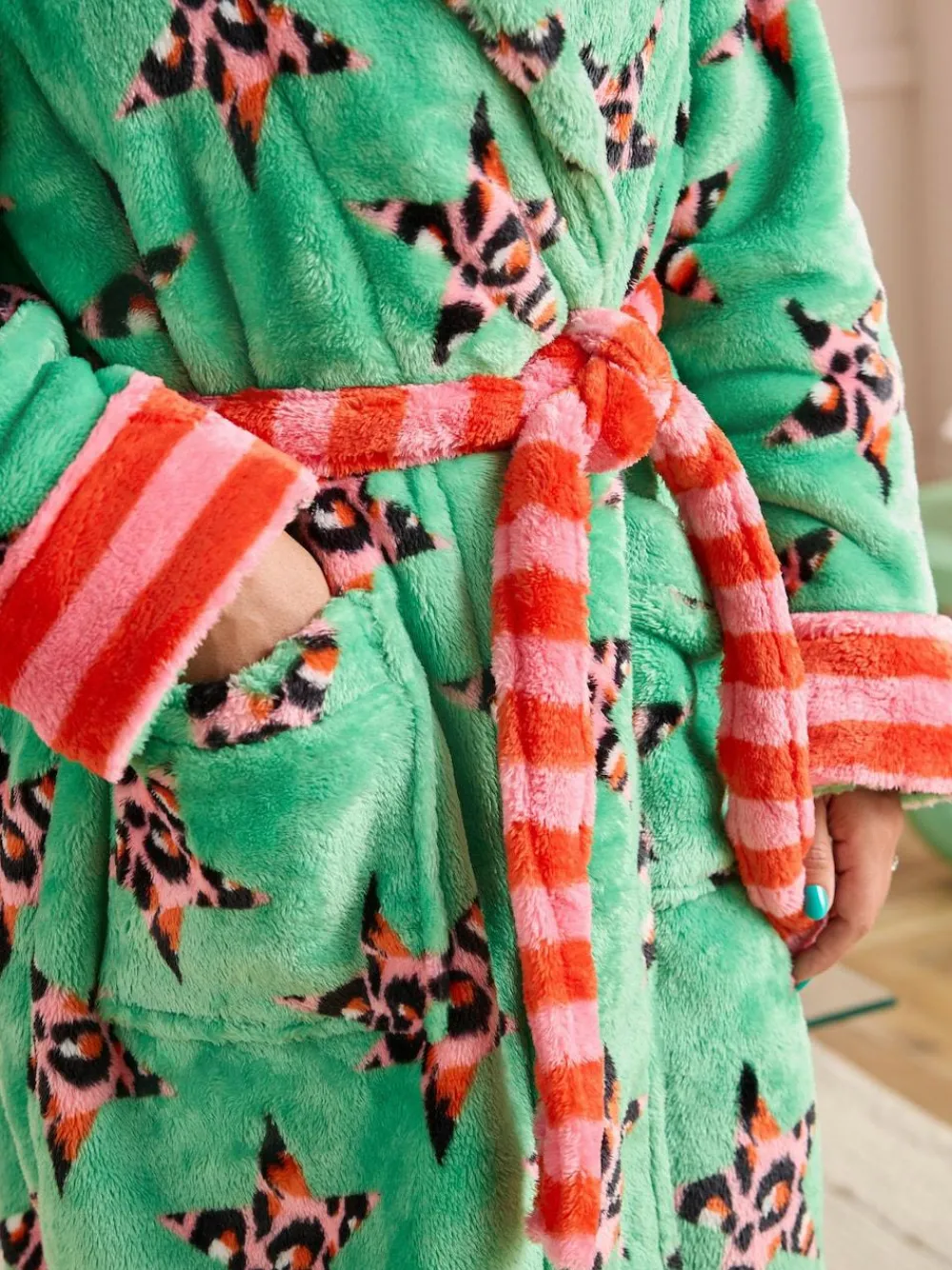 Eleanor Bowmer Leopard Print Fleece Robe Green Leopard