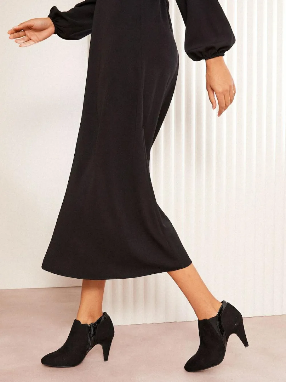 Hot Friends Like These Standard fit Mid Heel Mix Material Ankle Boots Black