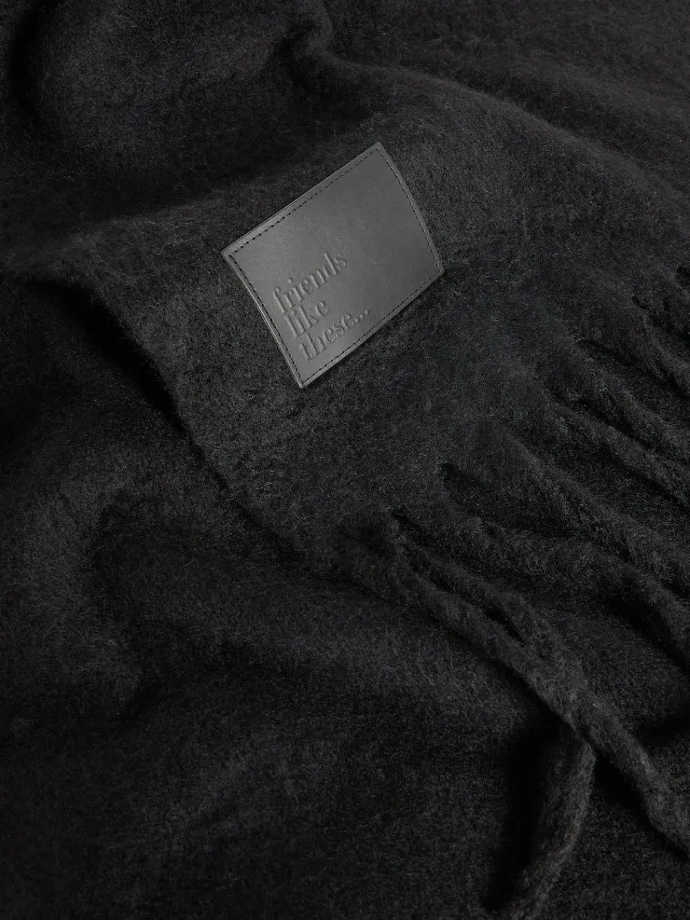 Outlet Friends Like These Cosy Brushed Blanket Scarf Black