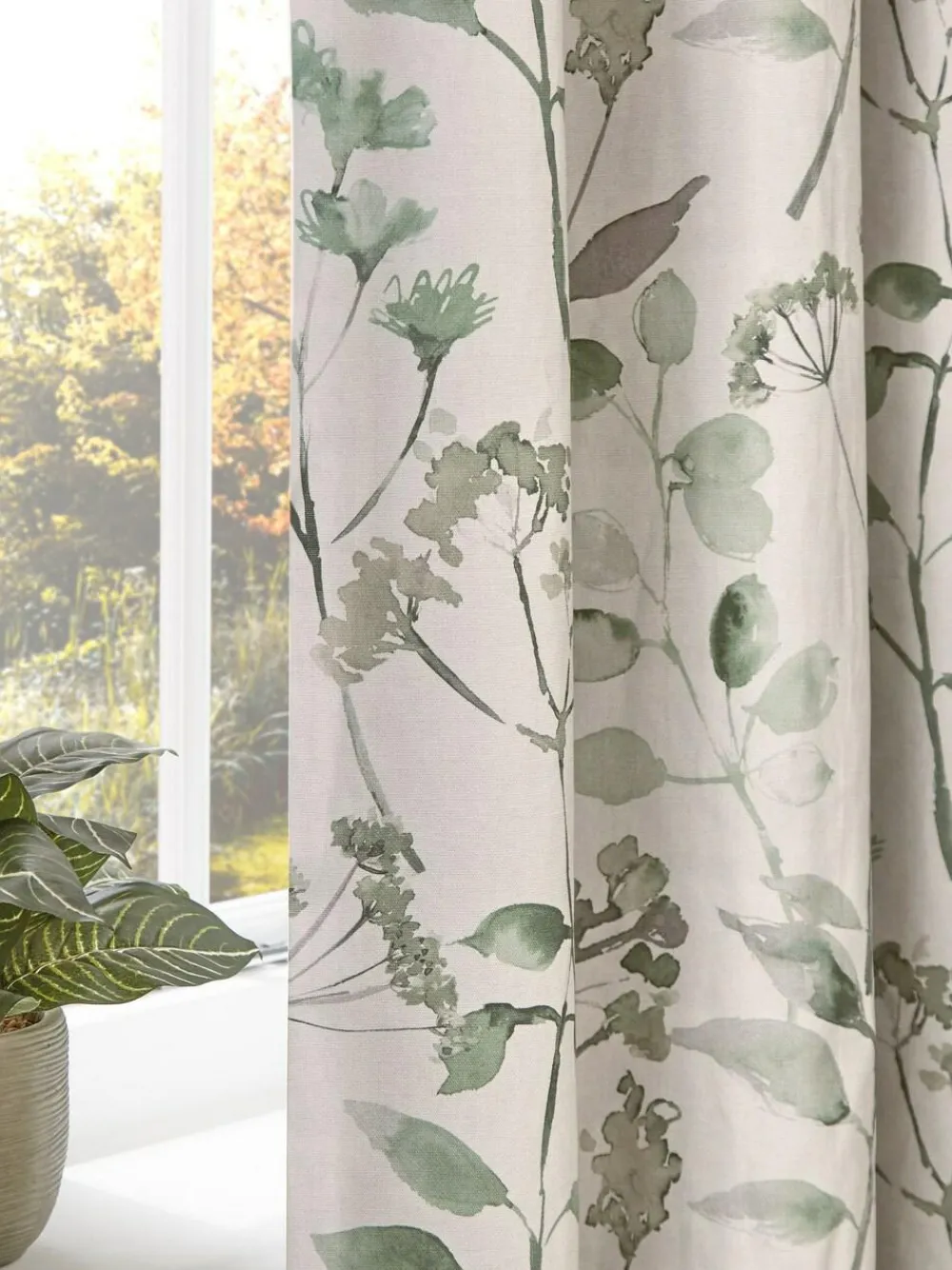 Next Isla Floral Print Blackout/Thermal Eyelet Curtains^ Curtains & Blinds