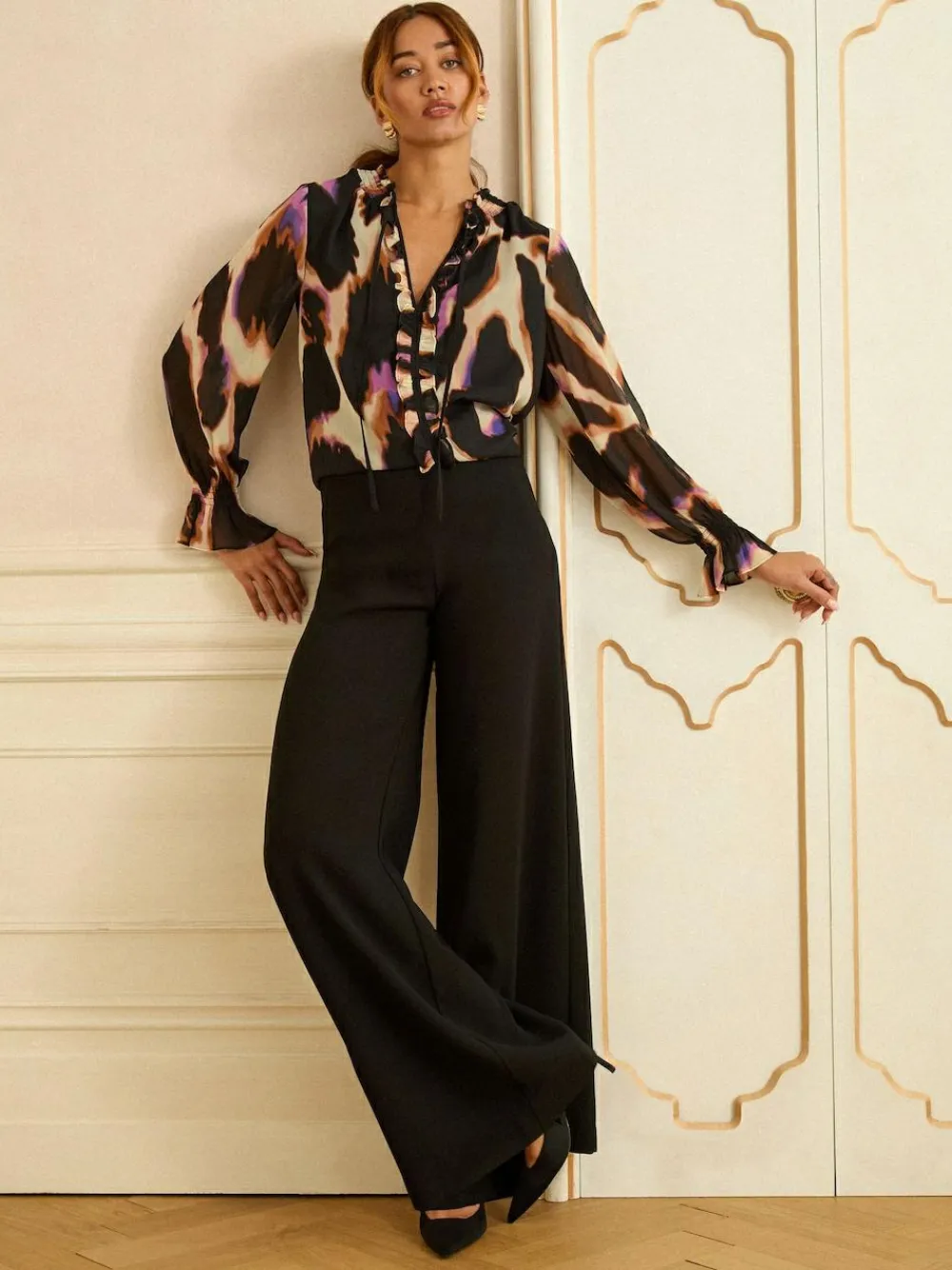 Outlet Love & Roses Black Animal Notch Neck Long Sleeve Blouse