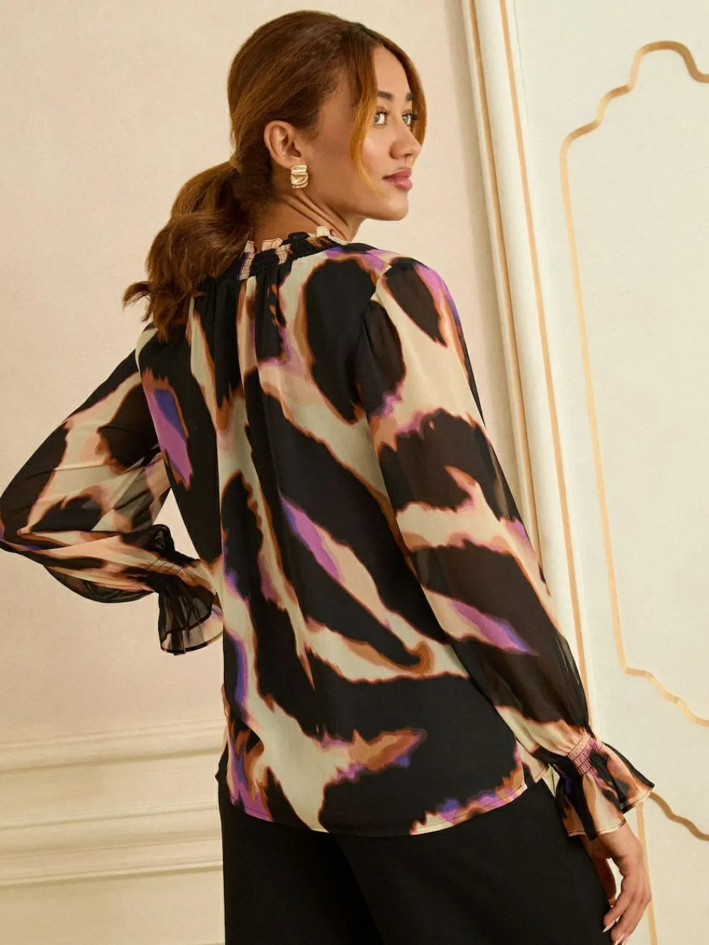 Outlet Love & Roses Black Animal Notch Neck Long Sleeve Blouse
