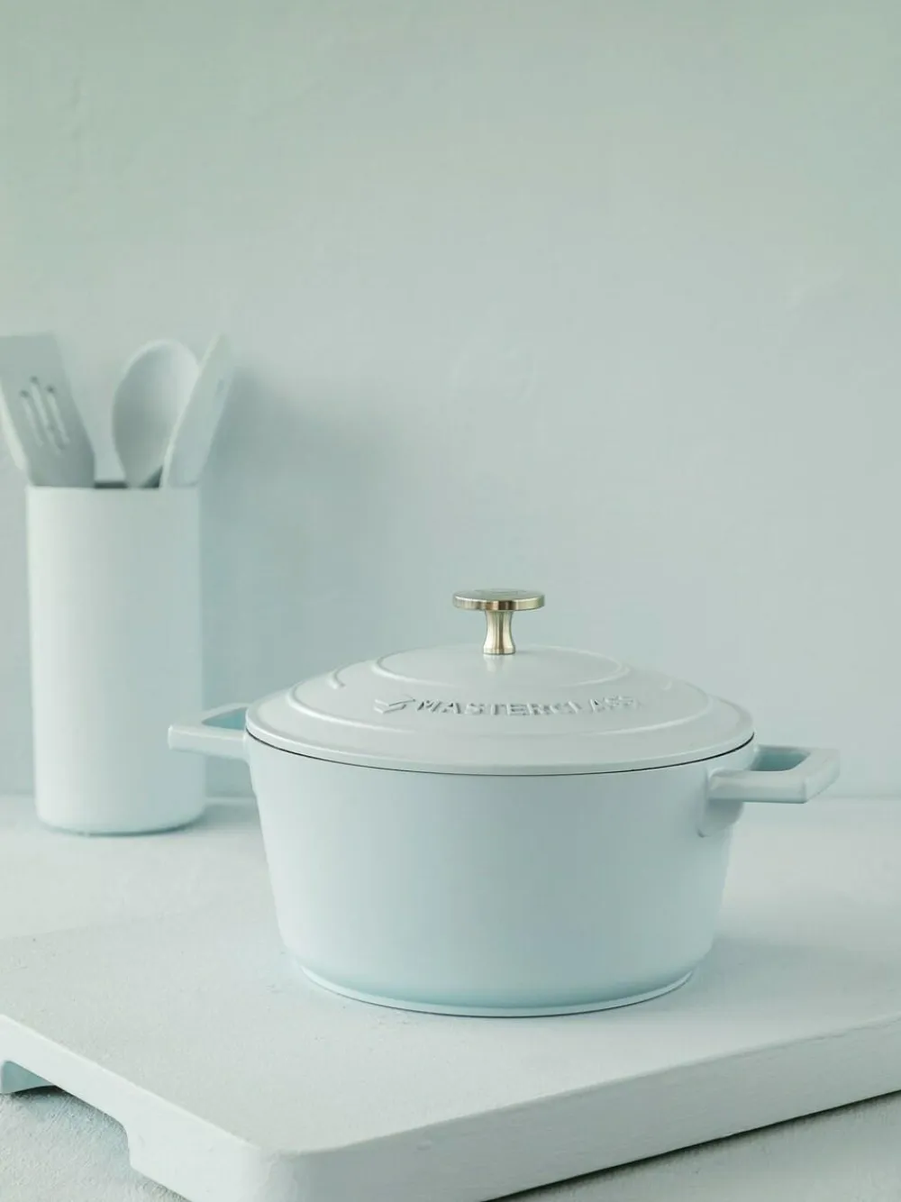 Clearance Masterclass Cast Aluminium 2.5L Casserole Dish Blue