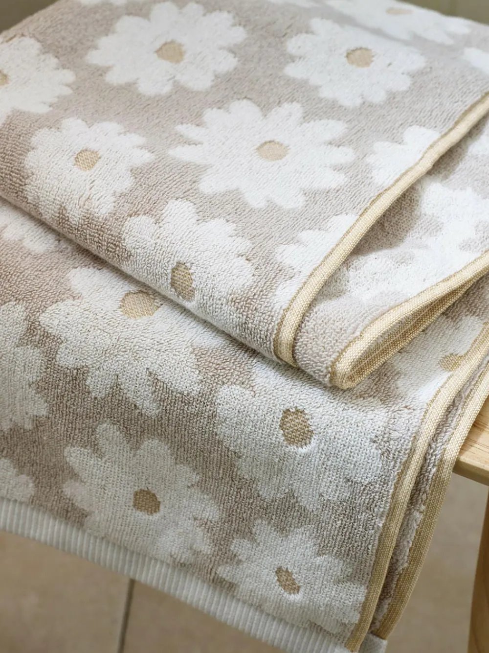 Outlet Next Daisy 100% Cotton Towels Natural Grey