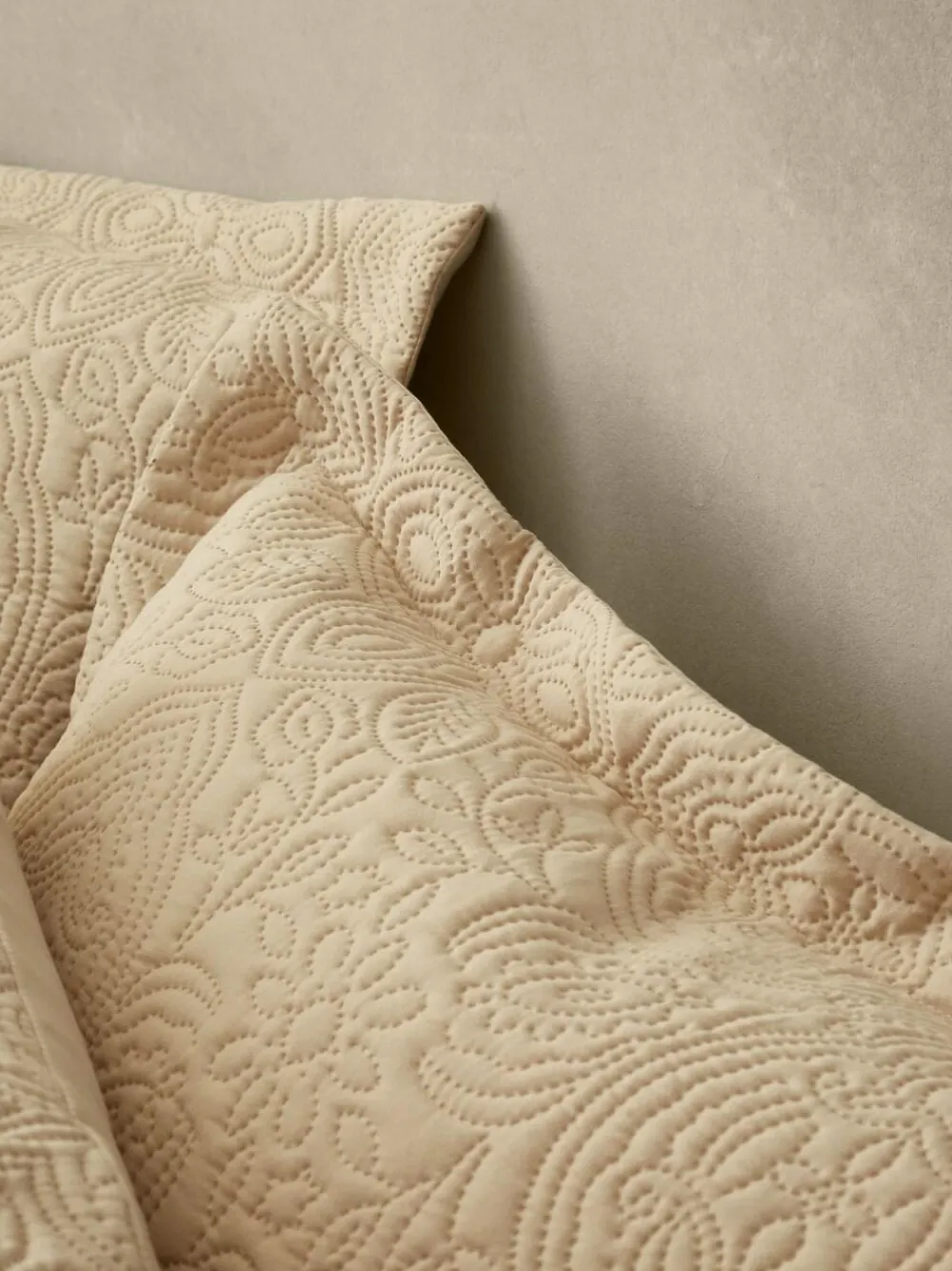 Hot Pineapple Elephant Casablanca Pinsonic Pillowsham Pair