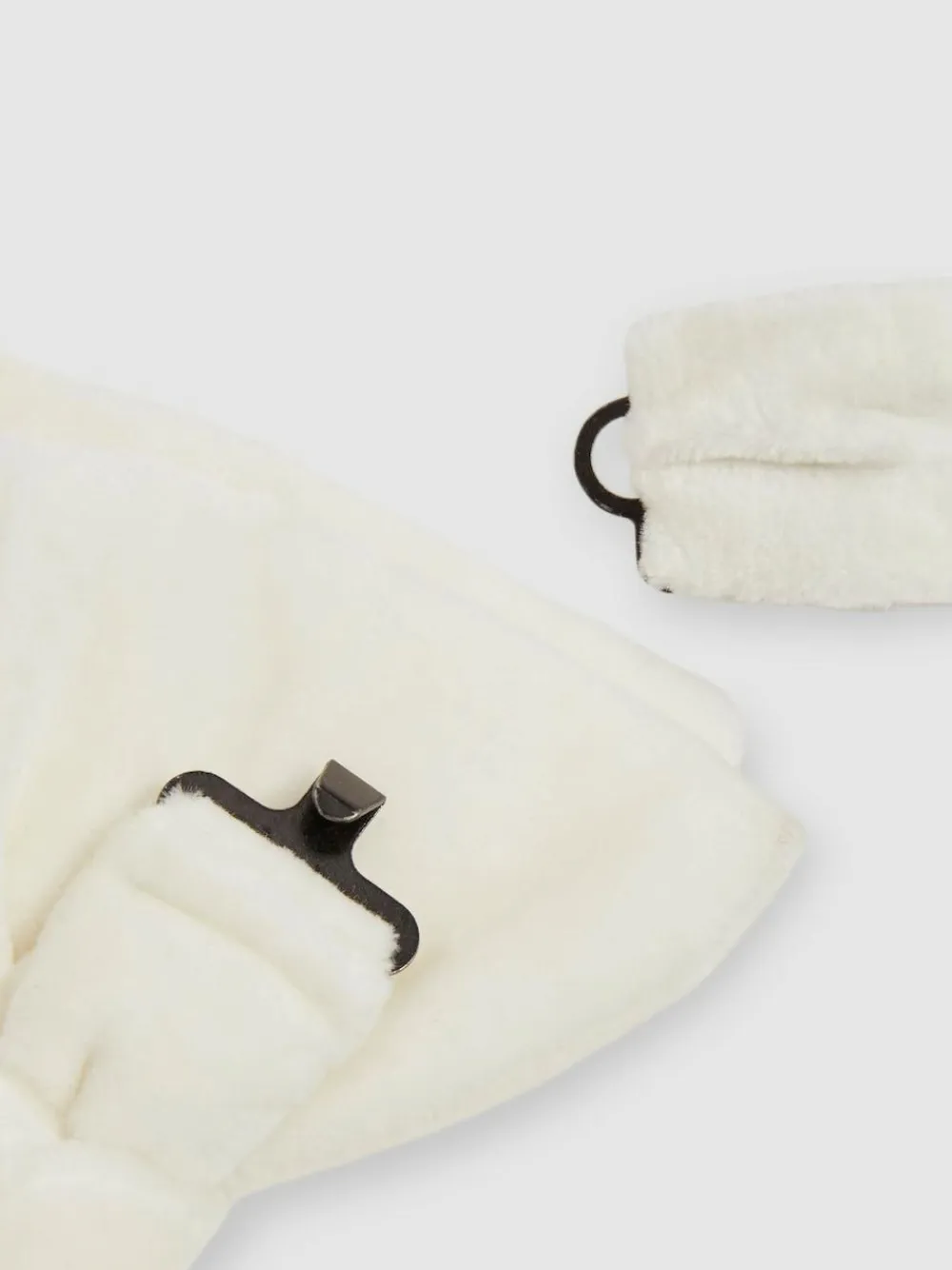 Reiss Ivory Hike Velvet Bow Tie^ Ties & Pocket Squares