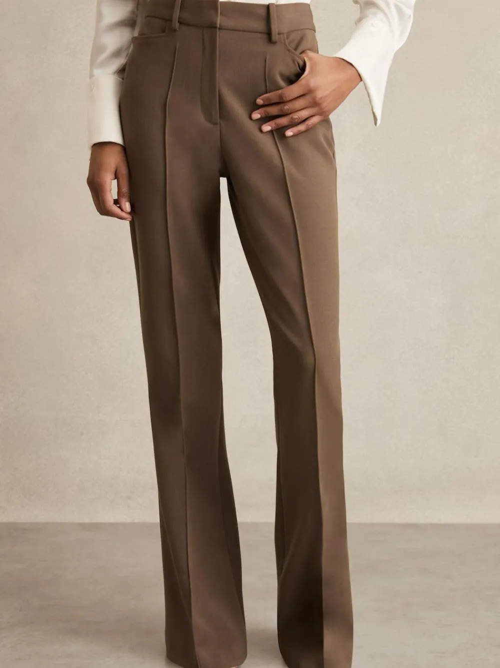 Reiss Gabi Petite Flared Suit Trousers^Women Suits & Tailoring