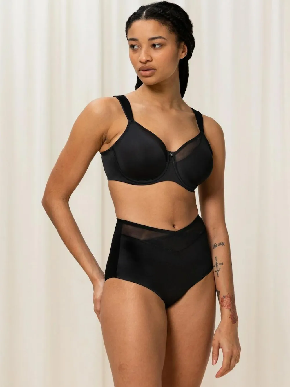 New Triumph Wired True Shape Sensation Minimizer Bra Black